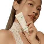 ضد آفتاب بی‌رنگ اکسیس وای مدل Complete No-Stress SPF50